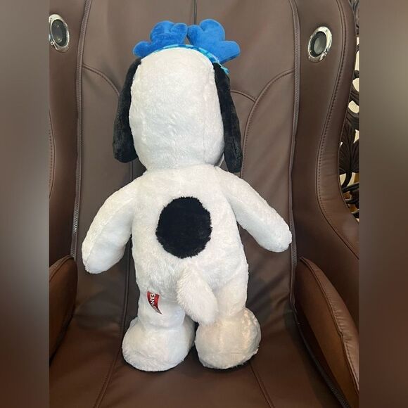 Peanuts Snoopy Large Holiday Greeter Plush free standing - Picture 4 of 8